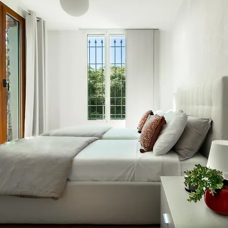 La 2 - Elegant And Cozy With Free Parking And A C Rapallo