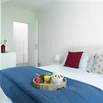 Будинок відпочинку La 2 - Elegant And Cozy With Free Parking And A C