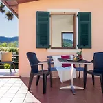 La 2 - Elegant And Cozy With Free Parking And A C Будинок відпочинку