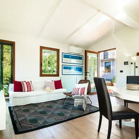 La 2 - Elegant And Cozy With Free Parking And A C Сasa de vacaciones *