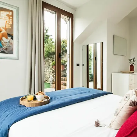 La 2 - Elegant And Cozy With Free Parking And A C Будинок відпочинку *