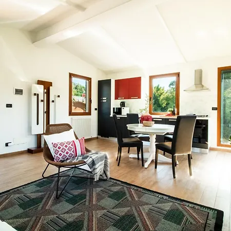 La 2 - Elegant And Cozy With Free Parking And A C Дом отдыха Рапалло
