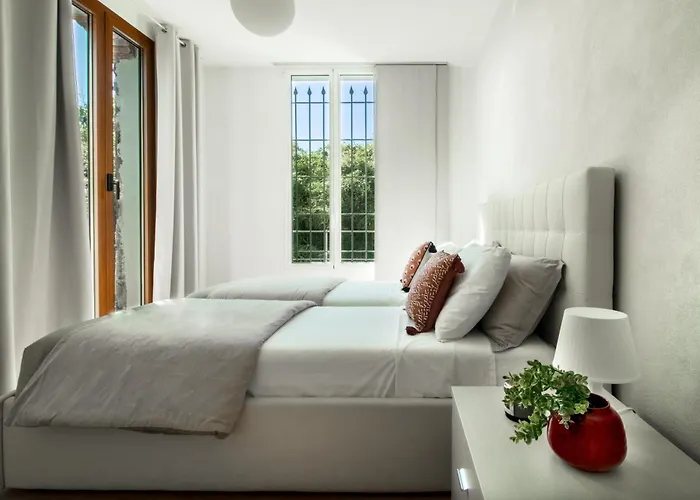 La 2 - Elegant And Cozy With Free Parking And A C Rapallo