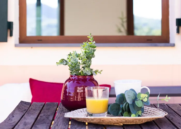 La 2 - Elegant And Cozy With Free Parking And A C Holiday home *