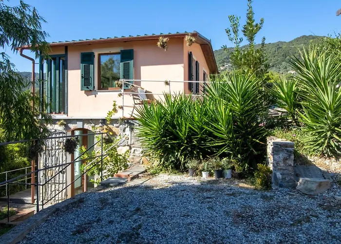 La 2 - Elegant And Cozy With Free Parking And A C Holiday home *